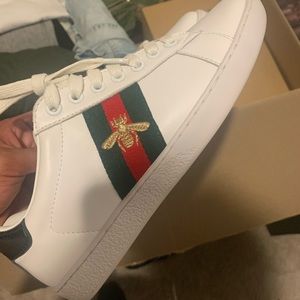 Authentic gucci womens sz 38 (7.5) no box